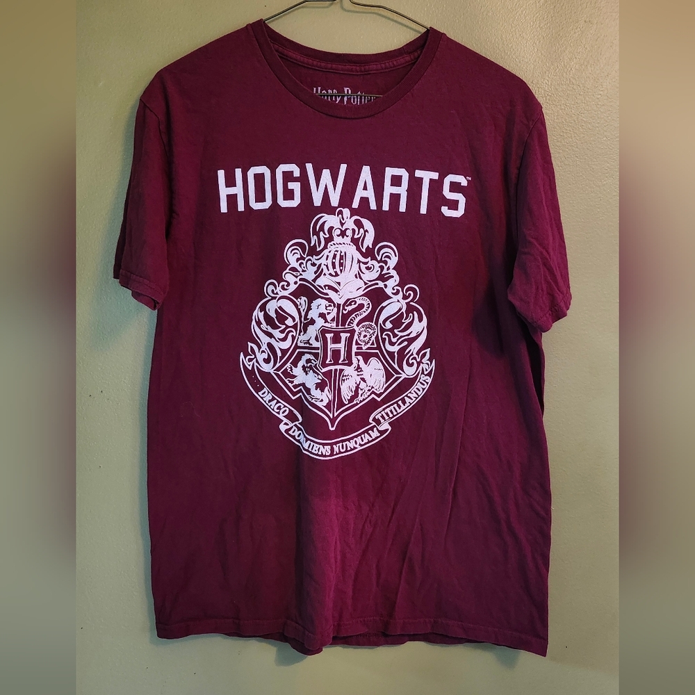 Harry Potter Hogwarts Crest Burgundy T-Shirt Tee Large‎